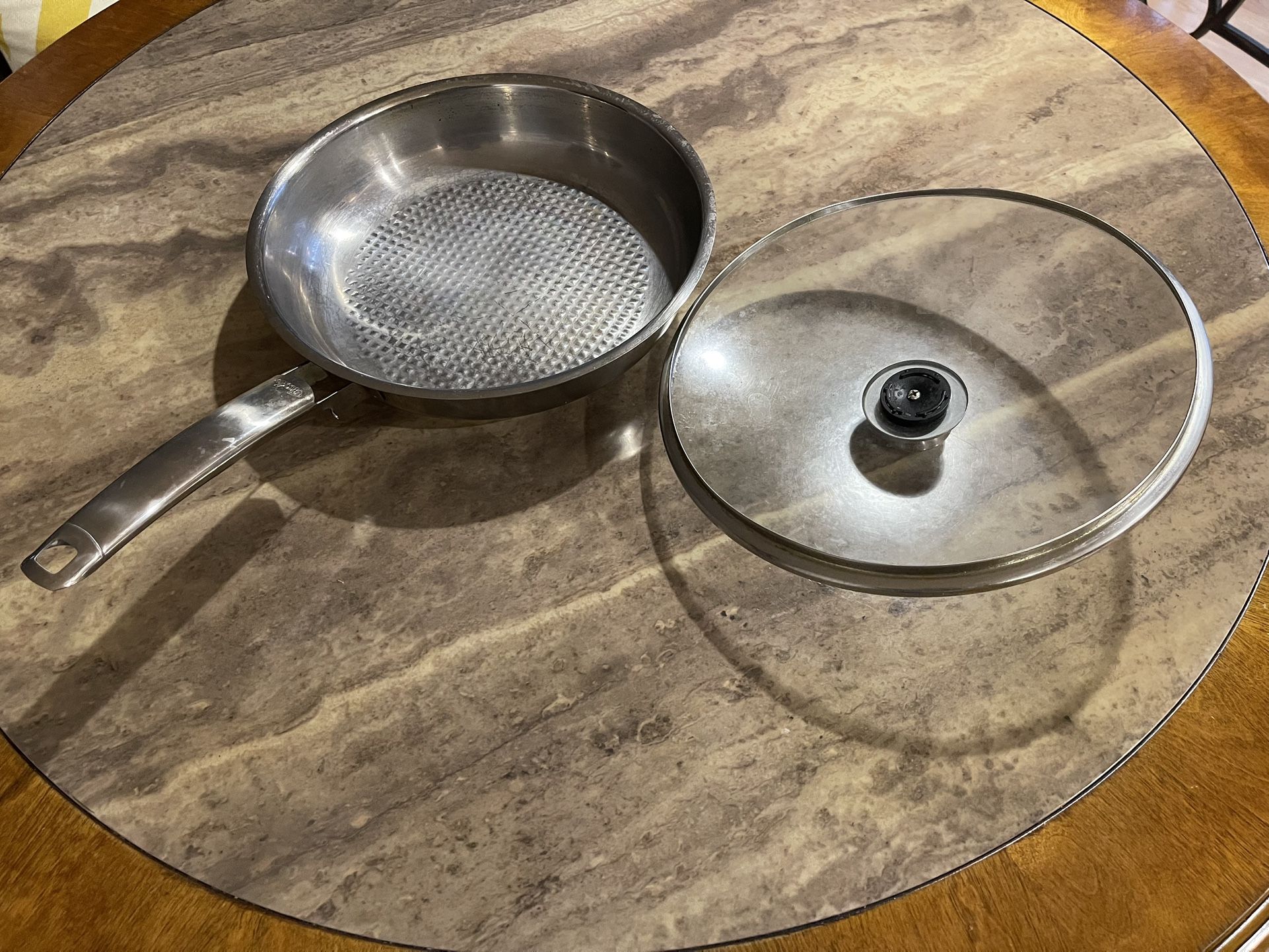 Fissler Steelux Premium Stainless Steel Crispy Frying Pan with matching lid (12-Inch)