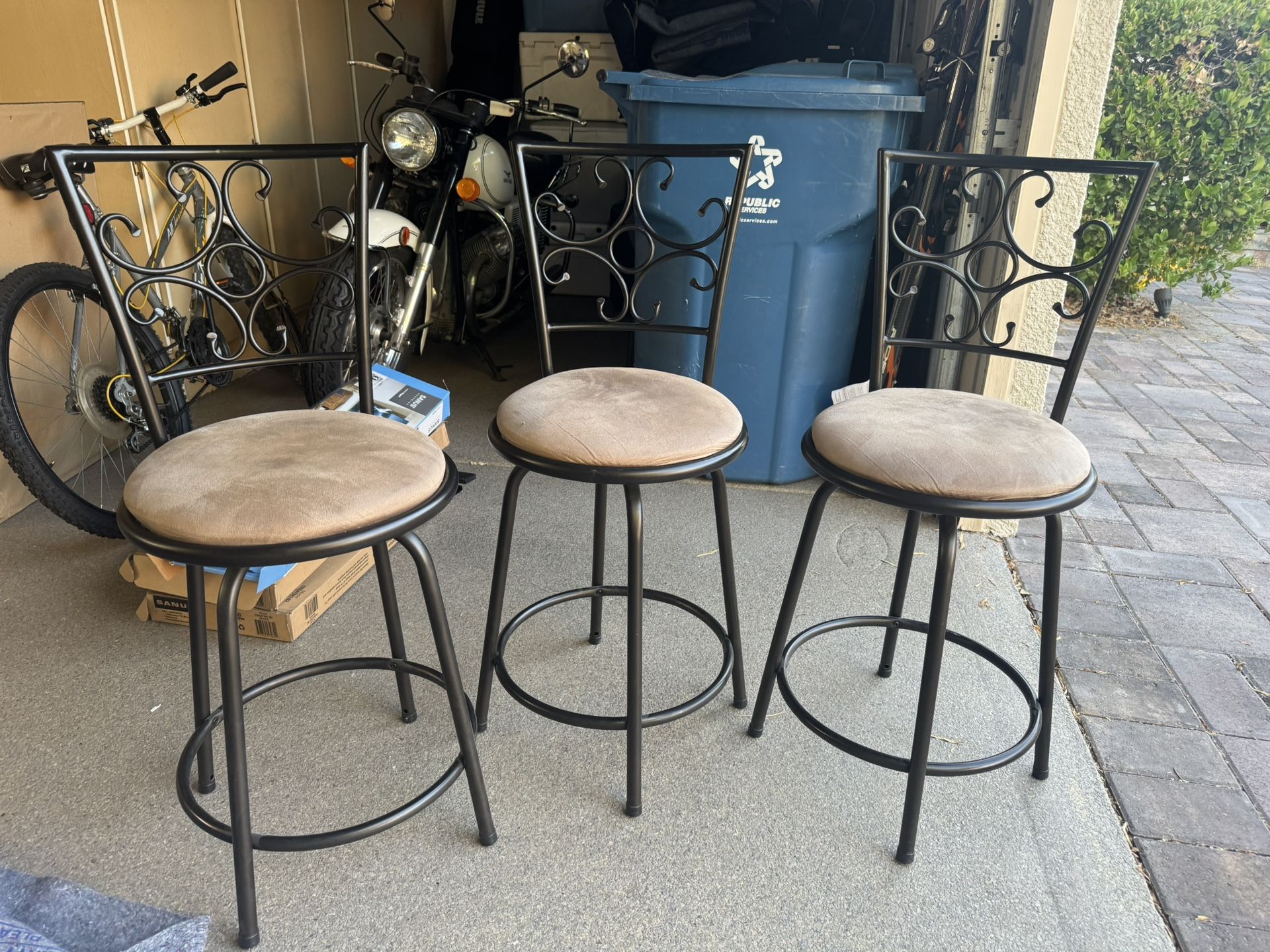 Kitchen Chairs X3 - Island - bar - Adjustable
