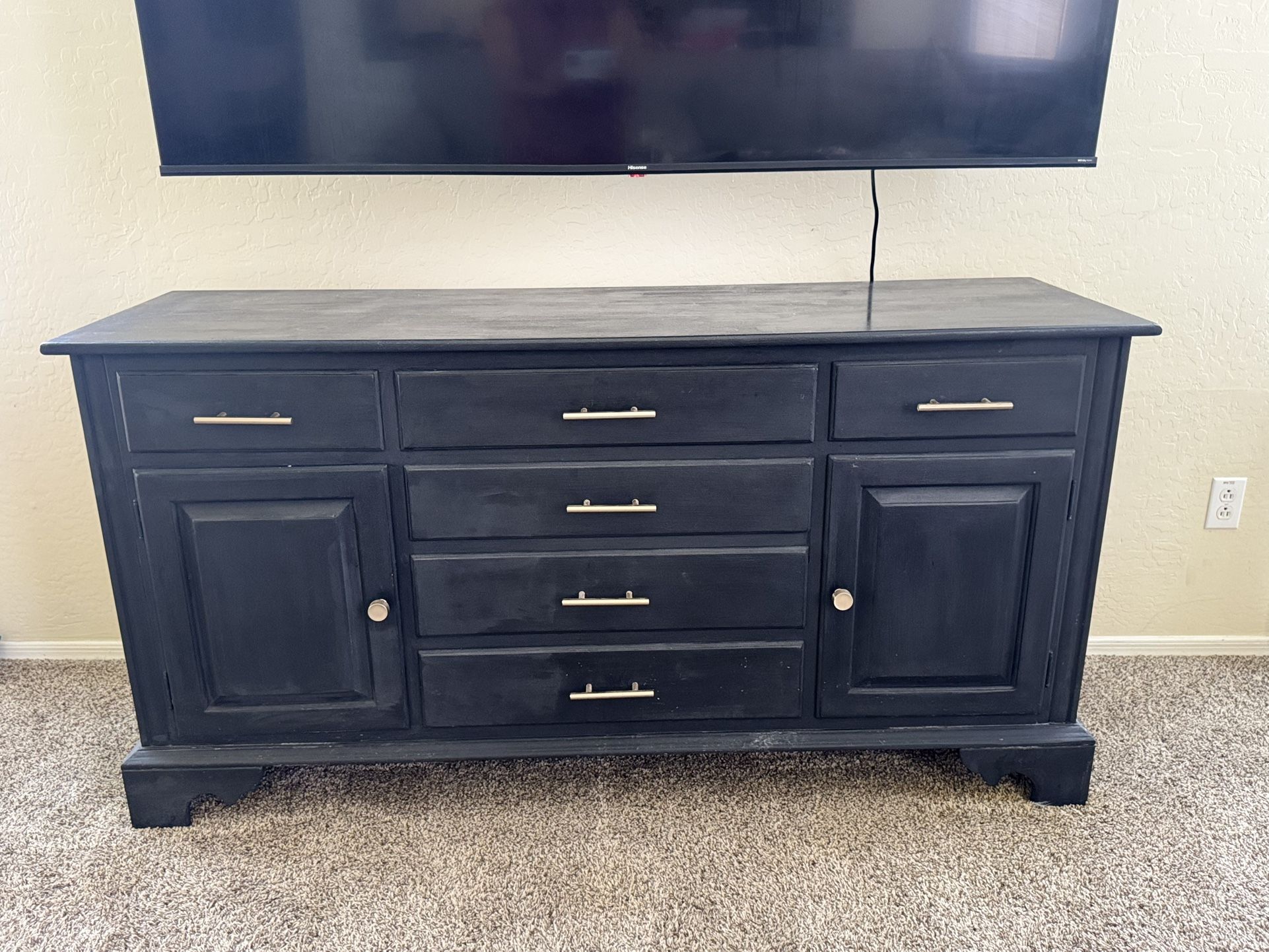 Dresser / TV Entertainment Console