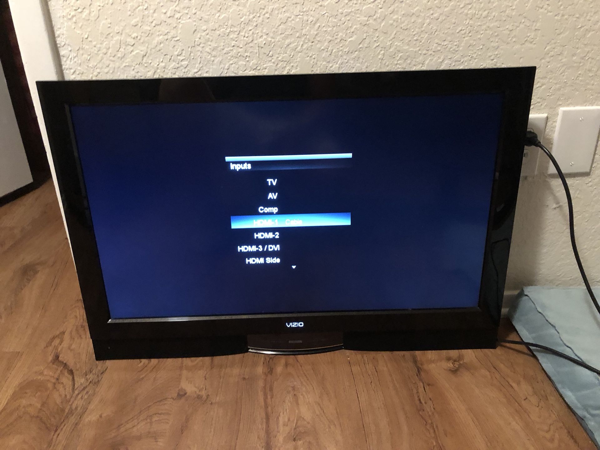 Vizio XVT323SV