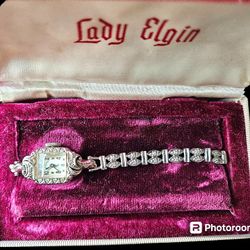 Stunningly Gorgeous Vintage 1950s Lady Elgin USA 14K Solid White Gold Case With 10 Diamonds And Solid White Gold Band With 24 Diamonds Like New 