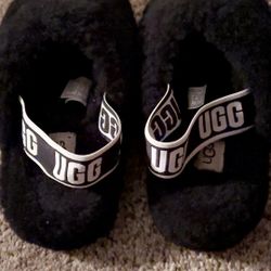 Size 6 Yeah Fluffy Black Uggs