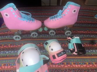 Roller Skate Set , Knee pads , elbow pads, hand pads included 8.5