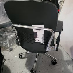 Steelcase Leap V2  Like  New  