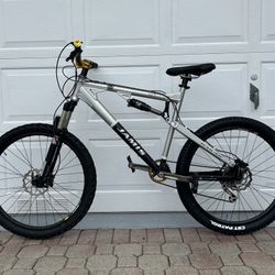 Jamis Dakar Mountain Bike