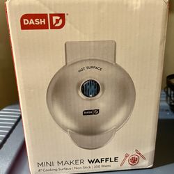 Dash 4-inch silver nonstick individual waffle/chaffle maker, NEW