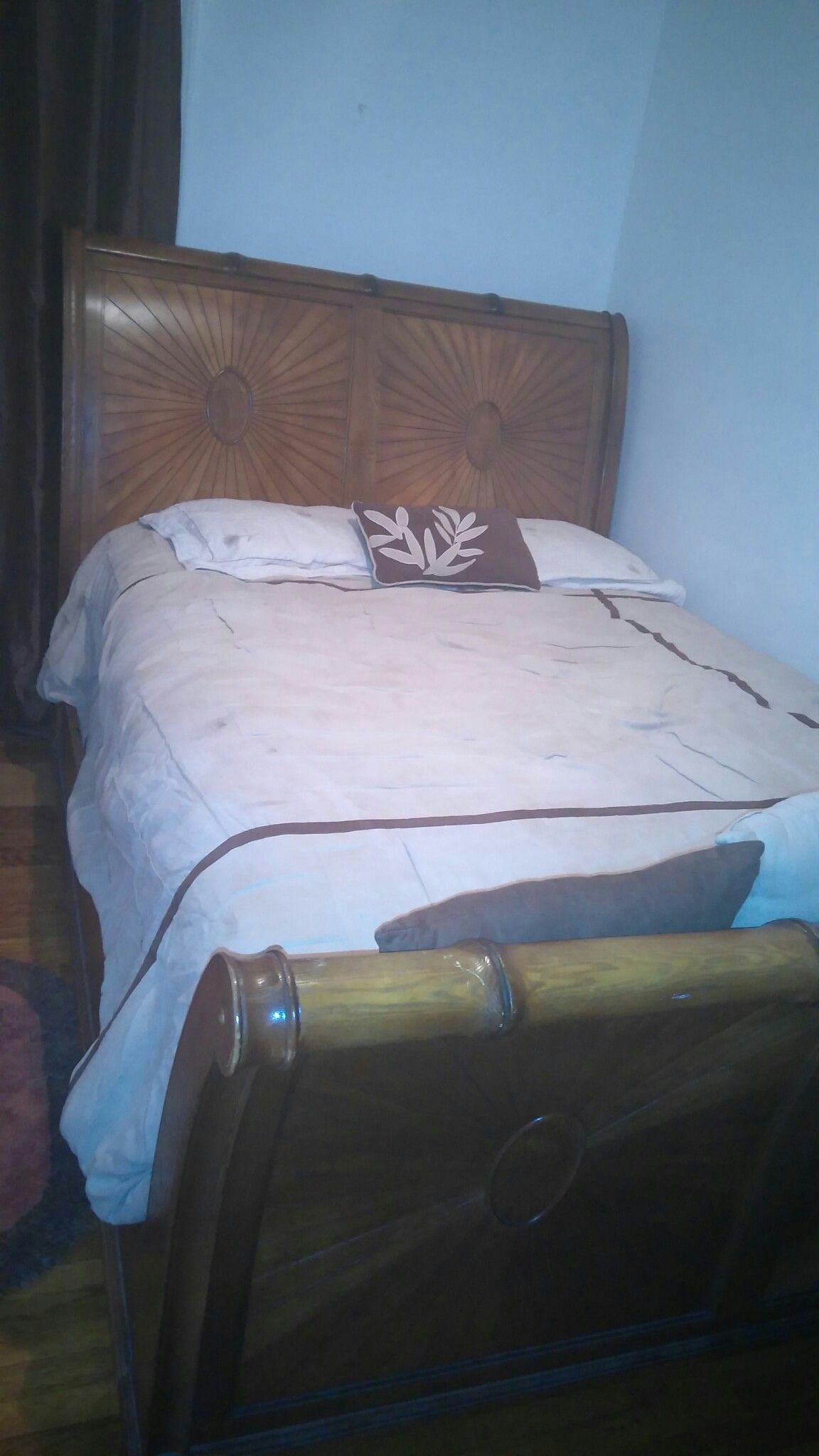 Bed set ( 5 pieces) Moving Sale!!! King size