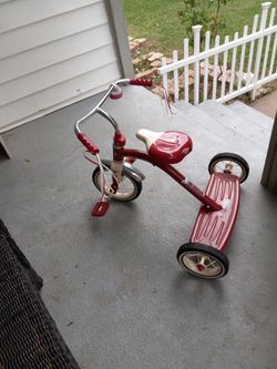 TRICICLO CLASICO ROJO RADIO FLYER