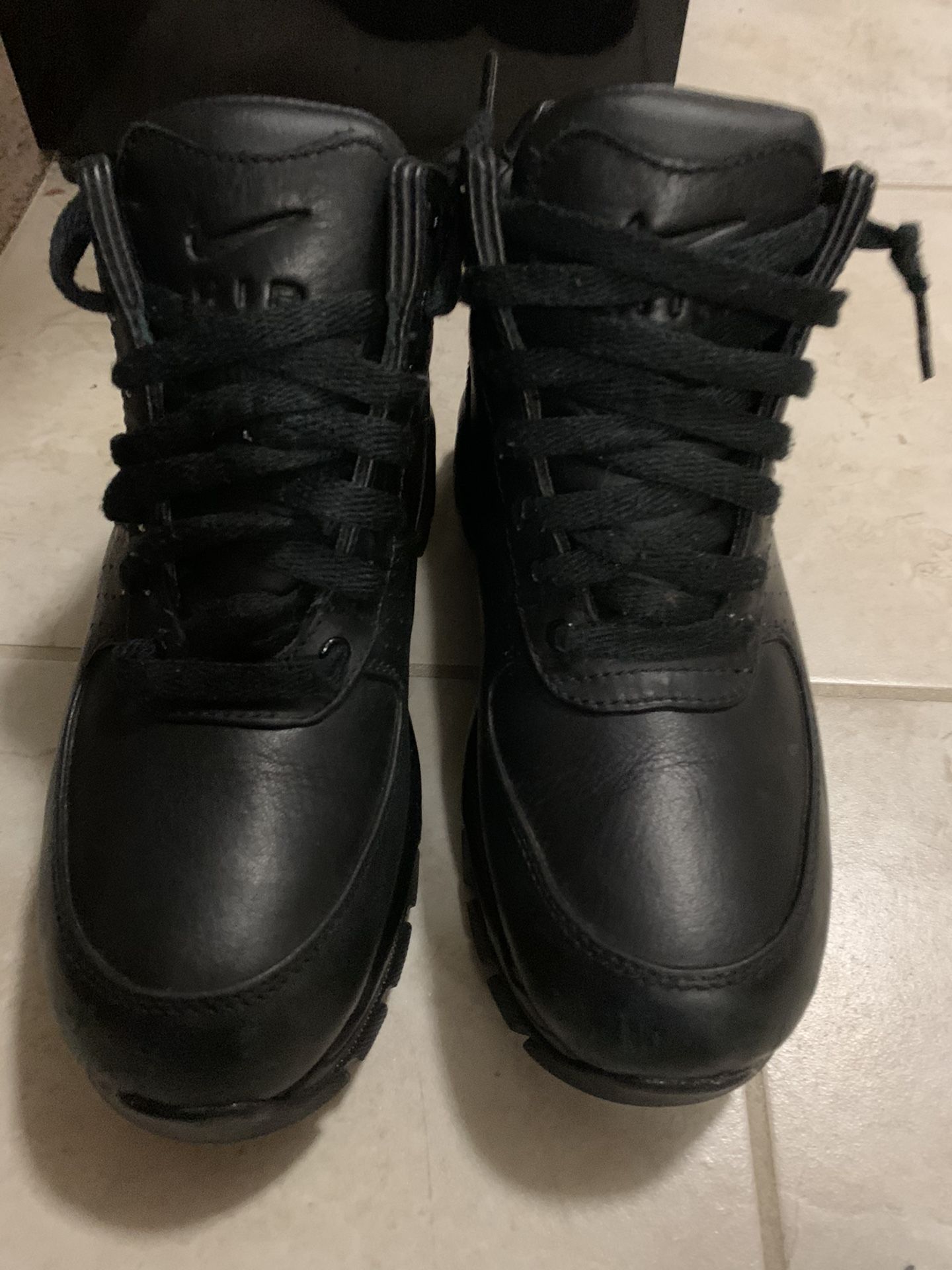 Size 4 1/2 Boys Nike ACG’s