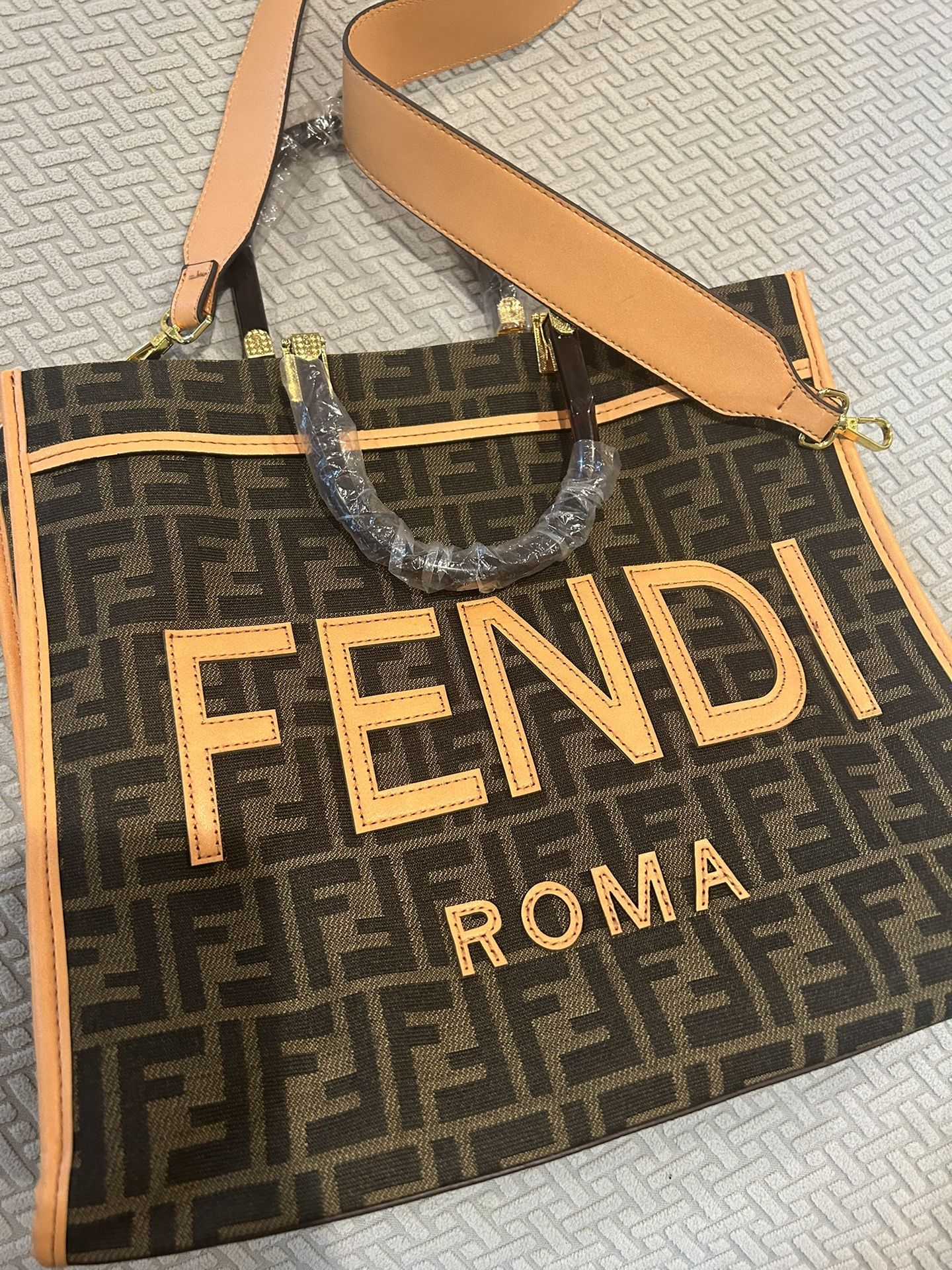 Fendi Sunshine Medium Handbag 