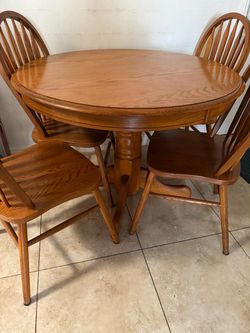 Solid Oak-Style Round Pedestal Dining Table + 4 Chairs (42")