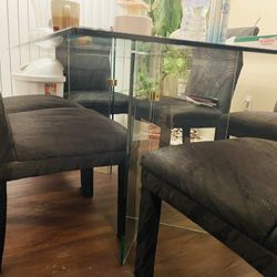 Dining Table/ Comedor 