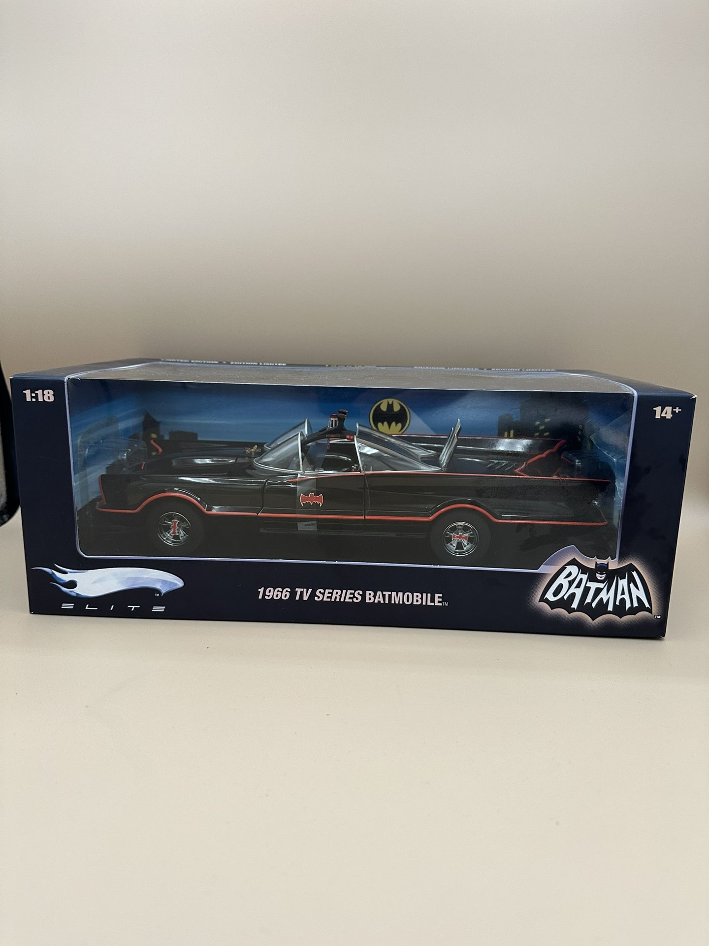 MATTEL HOT WHEELS ELITE 1966 TV SERIES BATMOBILE 1:18 SCALE L7130 NEW and sealed