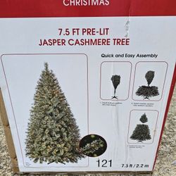 7.5 Pre Lit Christmas Tree