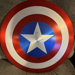 DISNEY PARKS METAL MARVEL CAPTAIN AMERICA SIGNED SHIELD CHRIS EVANS SWAU NYCC