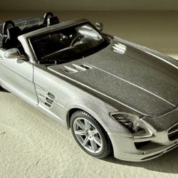 Maisto Mercedes Benz SLS AMG Roadster Diecast 1:24