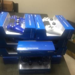 PS4 Controllers 