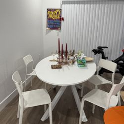 IKEA MARIEDAMM Table