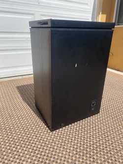 Small freezer 3.5-cu feet