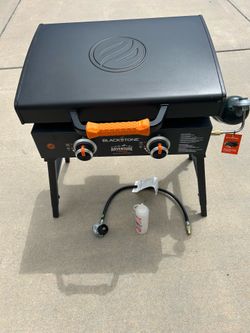 22” Blackstone Griddle Cooking Station, Model 1891, With Stand.