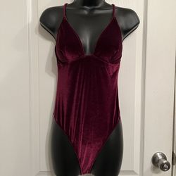 NWOT- Burgundy Wine Color Velvet Sleeveless Bodysuit 🍷🥀