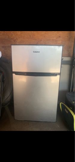 Mini fridge
