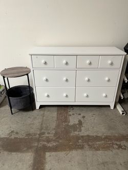 Dresser with Night stand