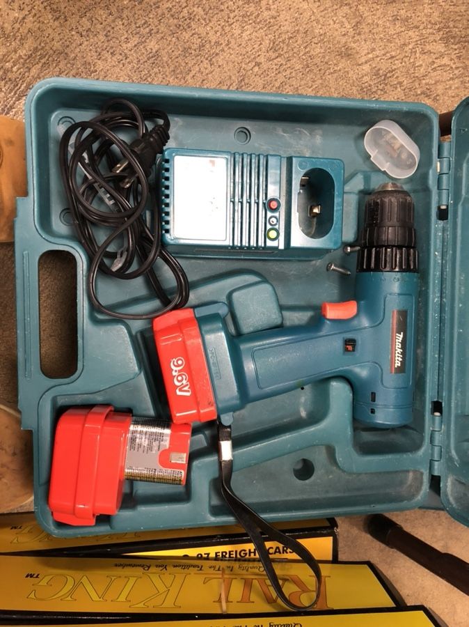 Makita 9.6 v drill