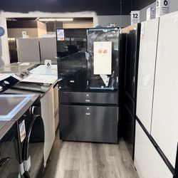🔥SAMSUNG MATTE BLACK BOTTOM & CHARCOAL GLASS TOP FAMILY HUB 29 CUBIC FT. WITH BEVERAGE CENTER AND ICE MAKER🔥