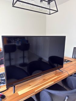 VIZIO 43” 4K UHD HDR Smart TV
