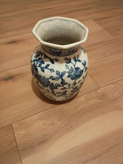 Medium Chinese vase