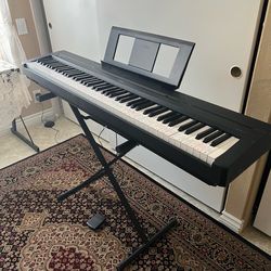 Nice Yamaha Keyboard P-35 :: 88 weighted keys