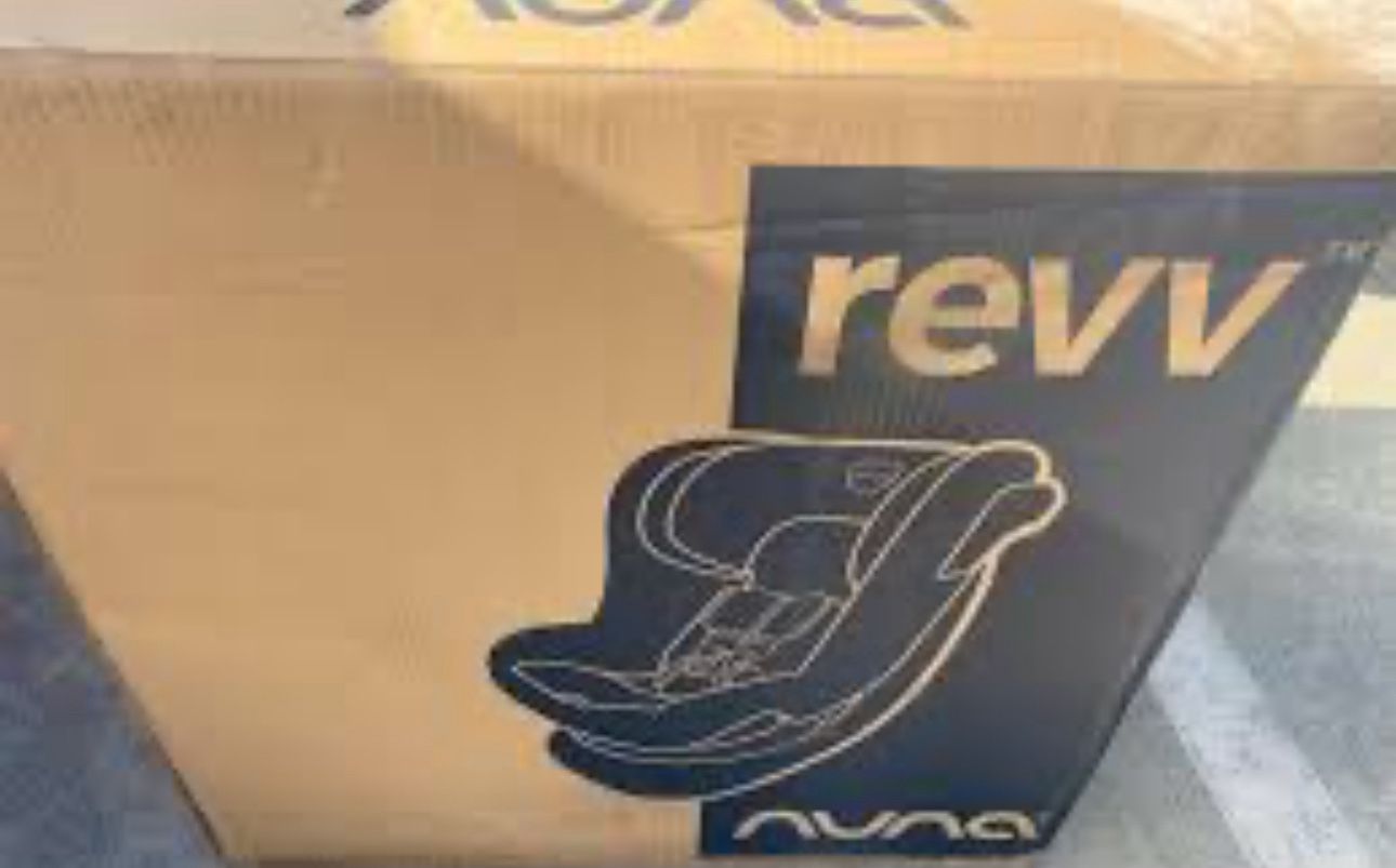Nuna Rev 360 Car Seat Unopened