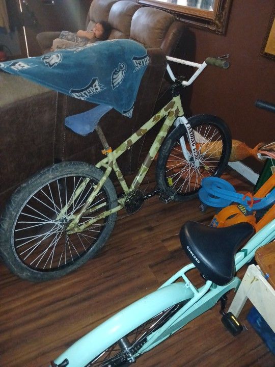 Twenty six inch pedal bite