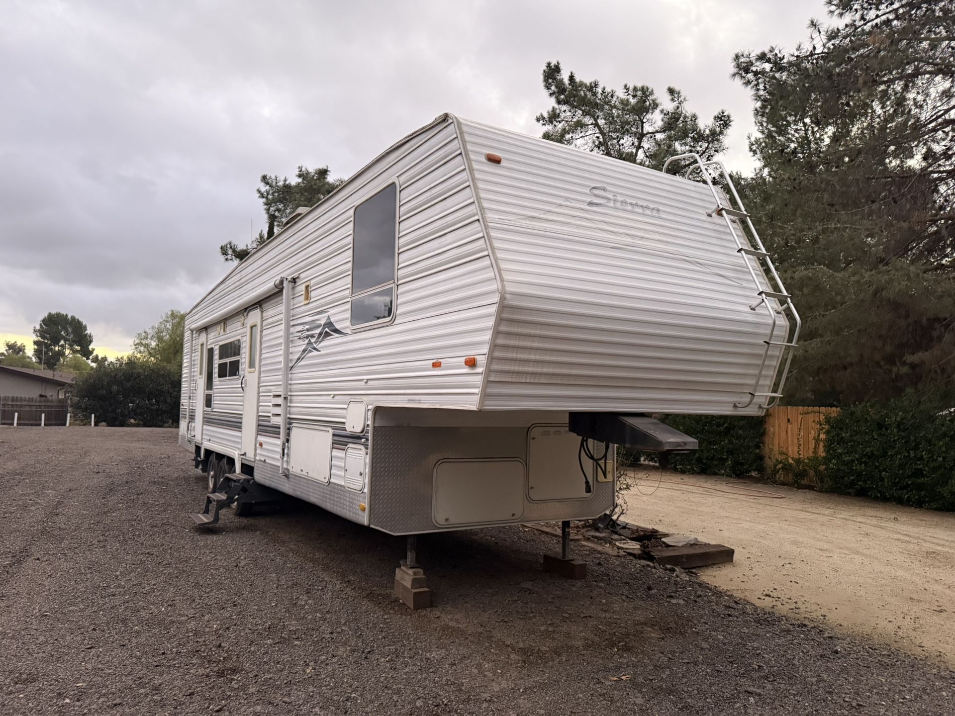 38’ Toyhauler Fifth Wheel For Sale $12k