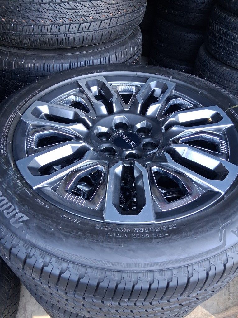 2025 NEW OEM ORIGINAL TAKEOFFS GMC YUKON DENALI ULTIMATE 22 INCH TIRES BRIDGESTONE 99 % DOT 4324 $ 2399 