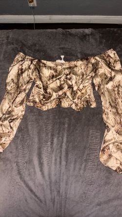 Front and back long sleeve crop top