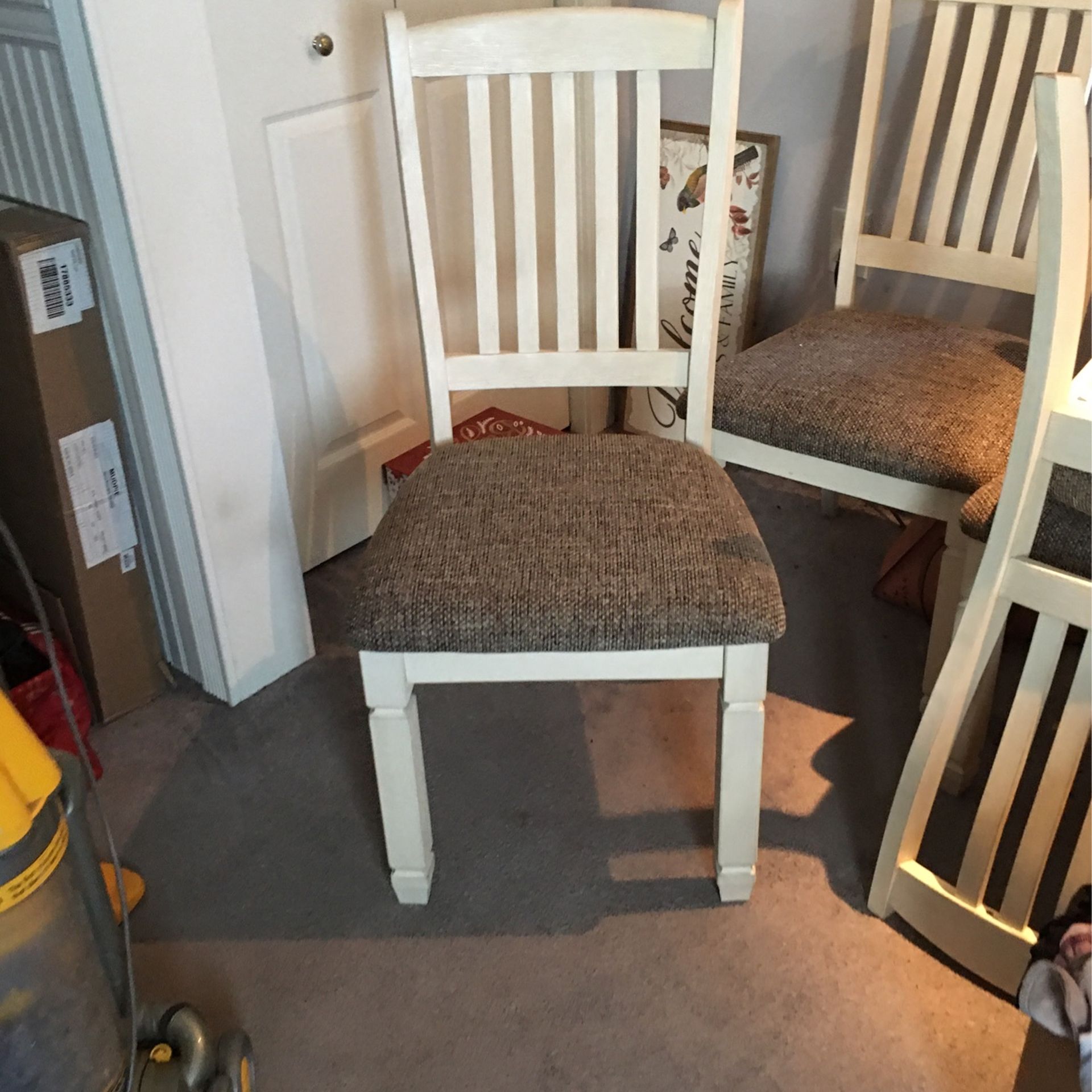 4 Chairs