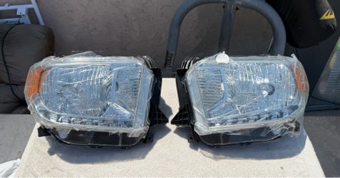 14-21 Toyota Tundra Factory Style Headlights