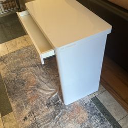 Free Desk With Drawer 