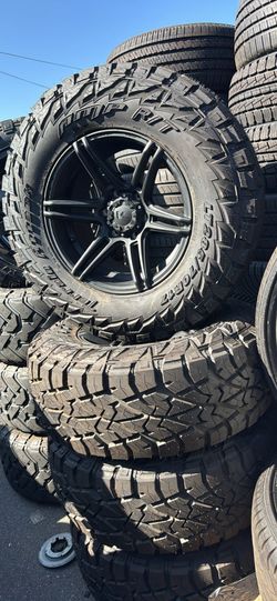 WHEELS VROCK 17x9.5 TOYOTA CHEVY 6x5.5