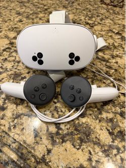 Meta Quest 3S 256GB | VR Headset  with Batman Arkham Shadow