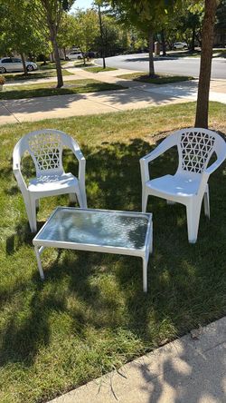 Outdoor table and chairs