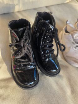 Girls shoes