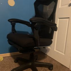 Gamer Chair And  Office Desk