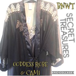 BNWT GODDESS robe 👘 with matching cami