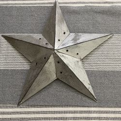 Painted Metal Stars-2 available 
