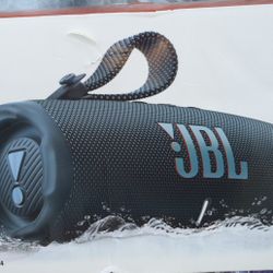 JBL Charge 6 - Altavoz Bluetooth portátil, impermeable y a prueba de caídas, sonido profesional audaz con refuerzo de sonido AI, 28 horas de tiemp
