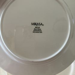 MIKASA PLATES AND BOWLS 30 pieces 
