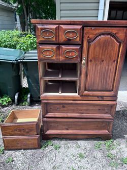 Dresser